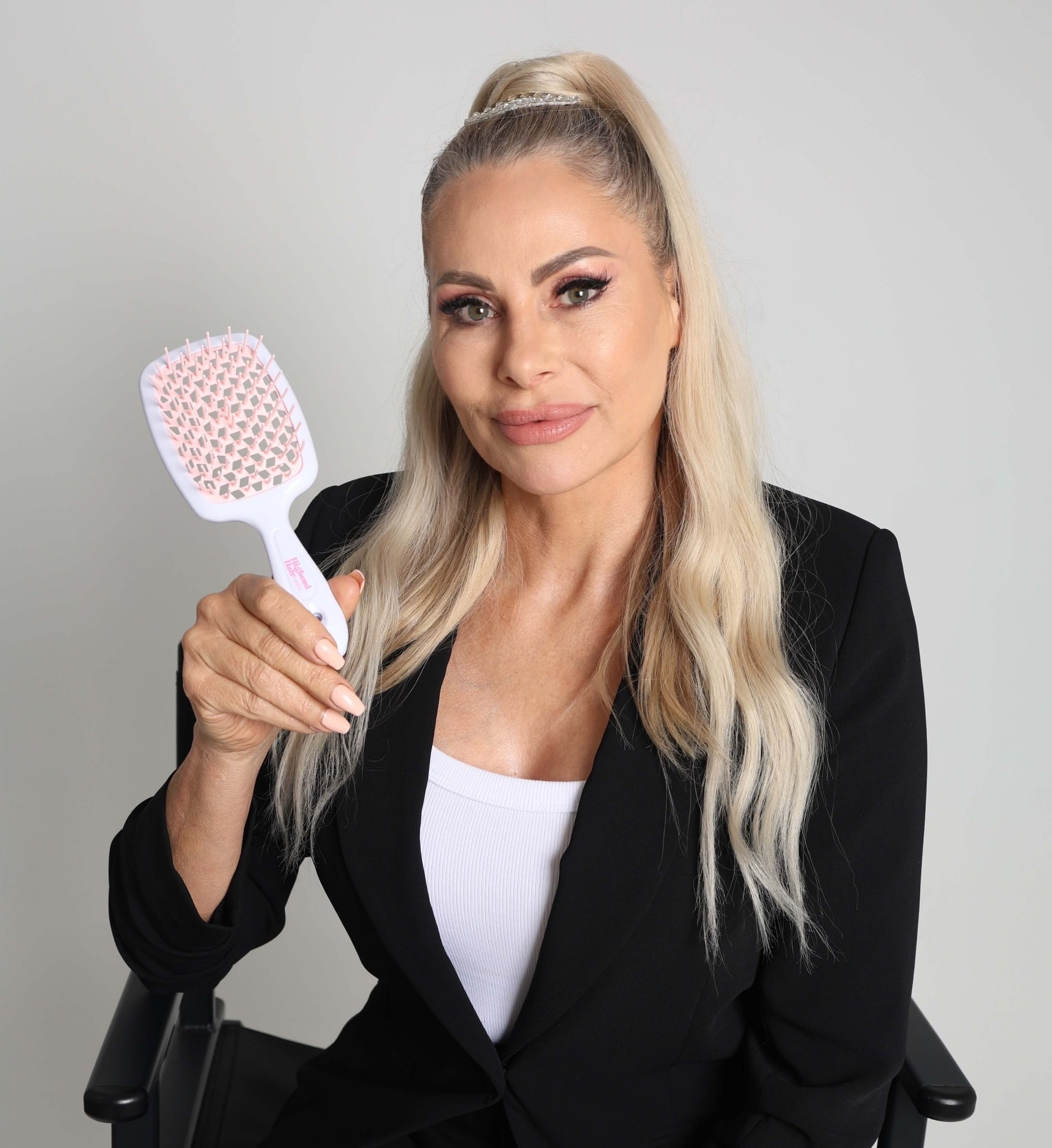 Eco Friendly Wet and Dry Paddle Brush detangles in 7 seconds